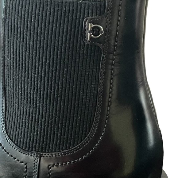 Salvatore Ferragamo Men's Black Gancini Icon Pull-on Chelsea Boots Size 11 E NEW - Picture 2 of 13
